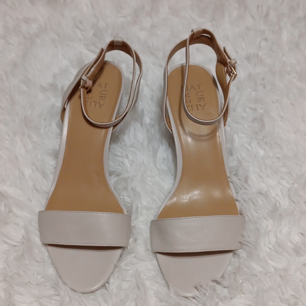 Heels By Naturalizer Size 10M